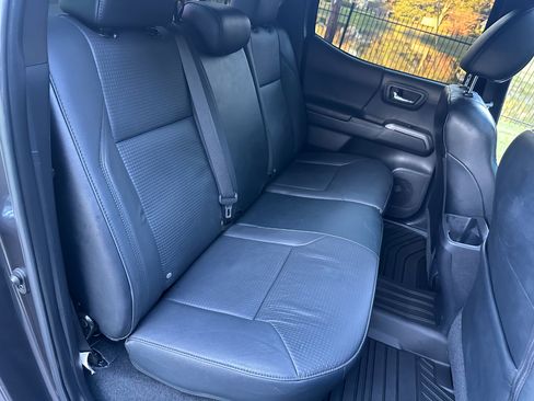 Used 2023 Toyota Tacoma Limited image 21