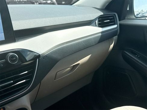 Used 2021 Ford Escape SE image 23