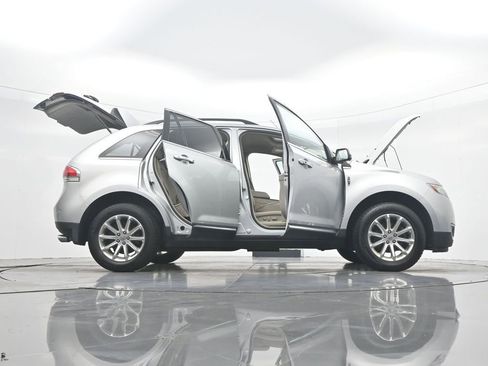Used 2015 Lincoln MKX FWD w/ Equipment Group 101A image 45