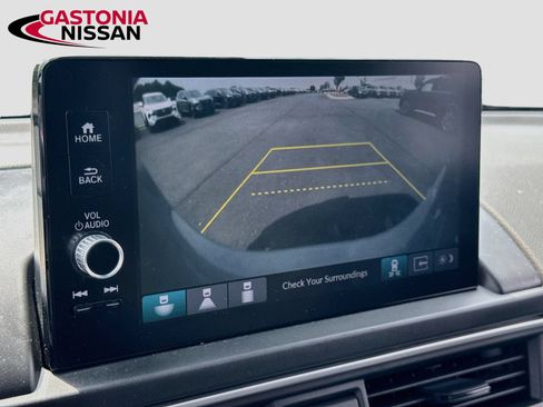 Used 2024 Honda Pilot Touring image 18