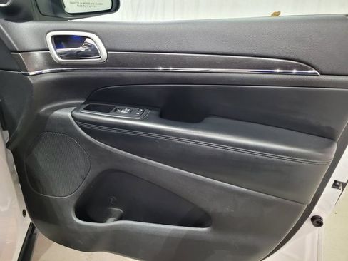 Used 2018 Jeep Grand Cherokee Limited image 58