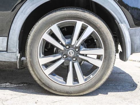 Used 2019 Nissan Kicks SV FWD image 8