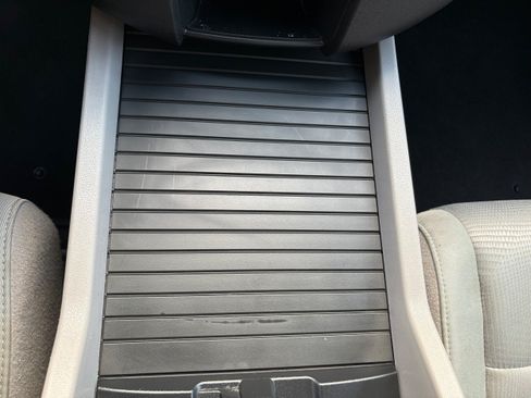 Used 2015 Honda Pilot LX image 41