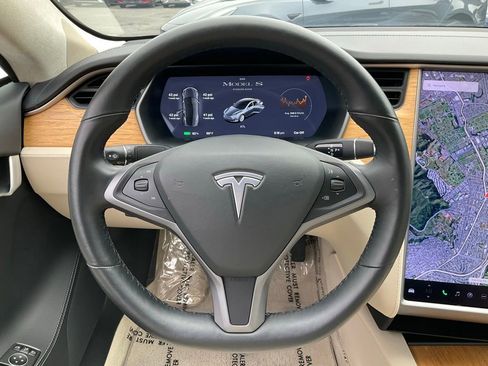 Used 2019 Tesla Model S Standard Range AWD/4WD image 38
