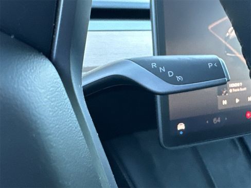 Used 2023 Tesla Model 3 Standard Range image 9