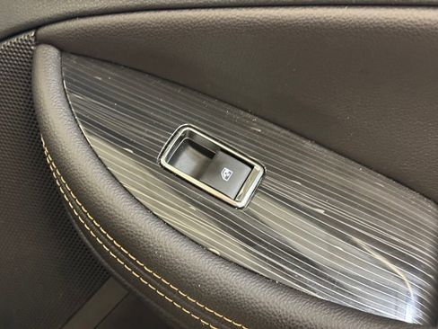 Used 2019 Chevrolet Impala Premier w/ Premier Convenience Package FWD image 32