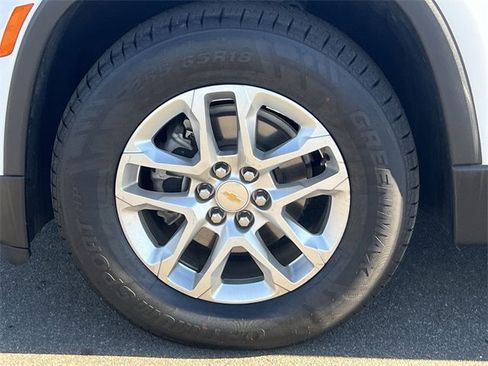 Used 2023 Chevrolet Traverse LS image 38