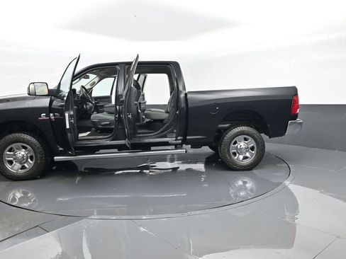 Used 2018 RAM 2500 Tradesman w/ Chrome Appearance Group image 29