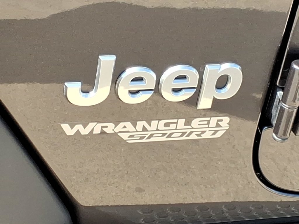 Used 2018 Jeep Wrangler Sport AWD/4WD image 11