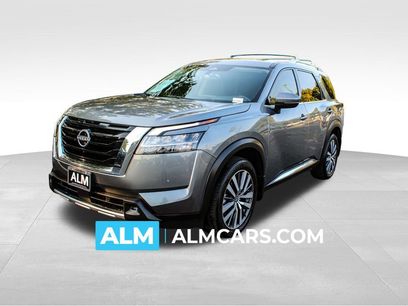 Used 2022 Nissan Pathfinder Platinum w/ Cargo Package