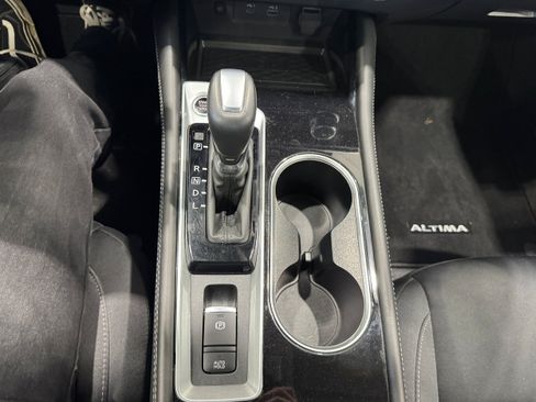Used 2024 Nissan Altima 2.5 SV w/ SV Premium Package AWD/4WD image 22