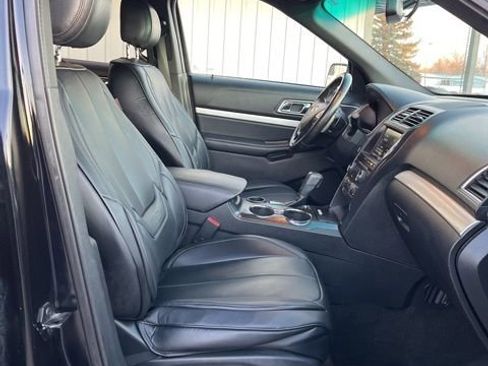 Used 2016 Ford Explorer XLT w/ Equipment Group 202A image 38