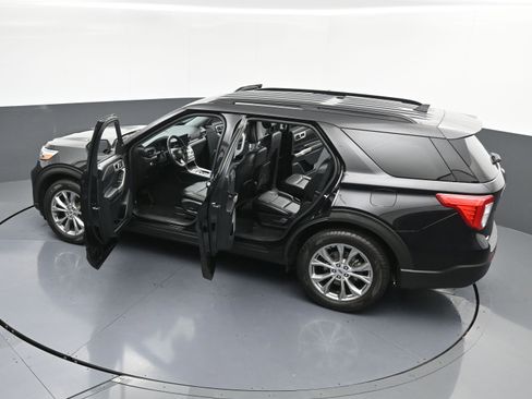 Used 2021 Ford Explorer XLT w/ Equipment Group 202A RWD image 46