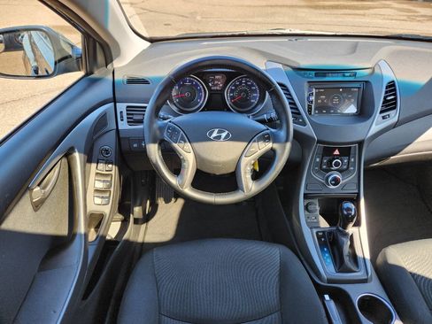 Used 2015 Hyundai Elantra SE w/ Option Group 03 FWD image 15