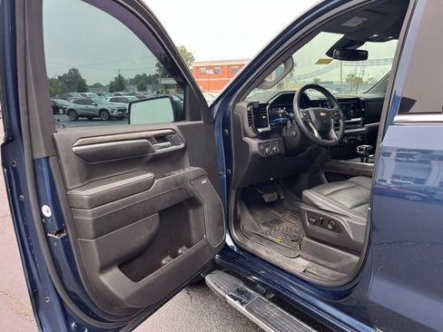 Used 2022 Chevrolet Silverado 1500 LTZ AWD/4WD image 4