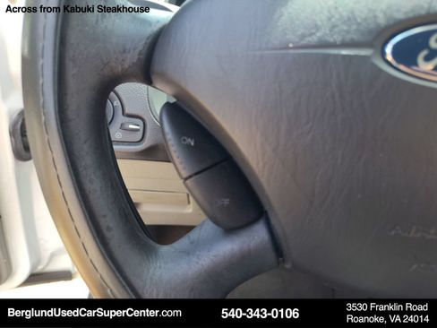 Used 2007 Ford Focus SE FWD image 24