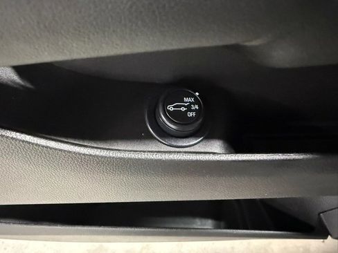 Used 2016 Cadillac SRX Luxury image 9