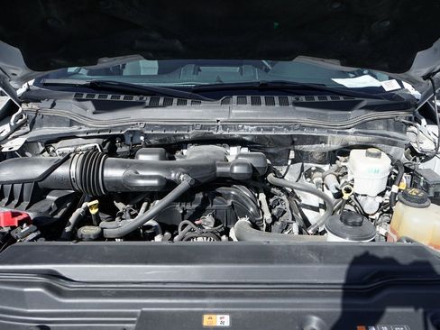 Used 2017 Ford F550 2WD Regular Cab Super Duty image 19