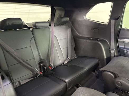 Used 2025 Buick Enclave Preferred image 46