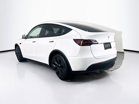 Used 2024 Tesla Model Y Long Range image 5