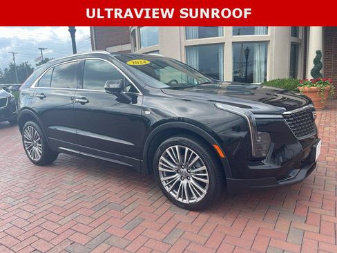 Used 2024 Cadillac XT4 Premium Luxury AWD/4WD image 5