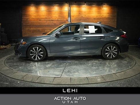 Used 2024 Honda Civic EX-L image 1