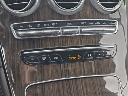 Used 2020 Mercedes-Benz GLC 300 image 23