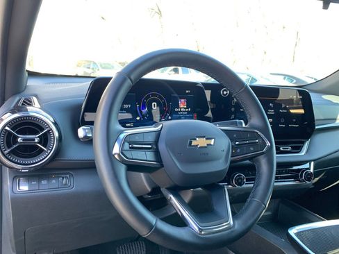 Used 2025 Chevrolet Equinox LT image 33