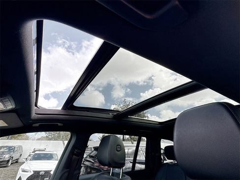 Used 2023 Mercedes-Benz GLS 450 4MATIC image 24