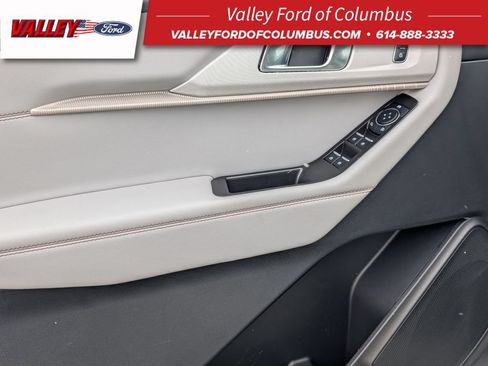New 2025 Ford Explorer Active w/ Active Comfort Package AWD/4WD image 26