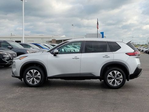 Used 2022 Nissan Rogue SV FWD image 3