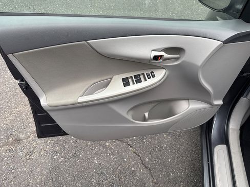 Used 2010 Toyota Corolla S FWD image 26