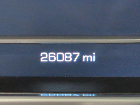 Used 2023 GMC Sierra 1500 Denali w/ Technology Package AWD/4WD image 3