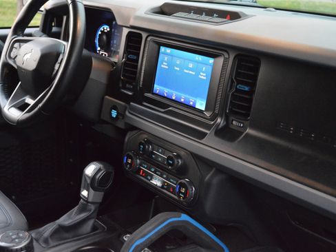 Used 2023 Ford Bronco Black Diamond image 41