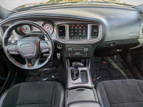 Used 2022 Dodge Charger R/T w/ Plus Group RWD image 15