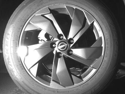 Used 2025 Nissan Rogue SV image 15