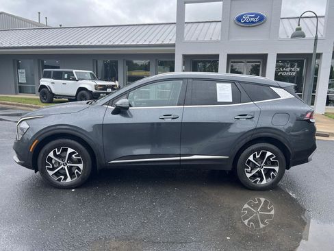 Used 2023 Kia Sportage EX AWD/4WD image 2