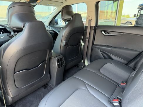 Used 2025 Kia Niro Wind FWD image 33