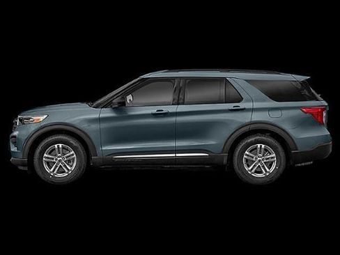 Used 2020 Ford Explorer XLT RWD image 3