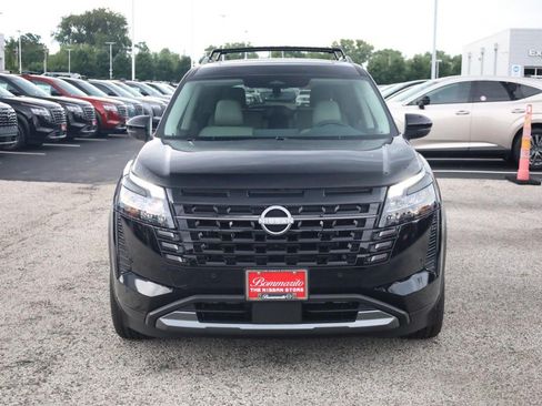 New 2026 Nissan Pathfinder SL w/ SL Premium Package AWD/4WD image 3