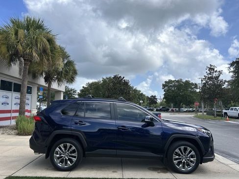 Used 2023 Toyota RAV4 XLE Premium FWD image 3