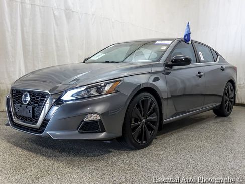 Used 2019 Nissan Altima 2.5 SR FWD image 2
