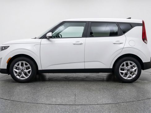 Used 2025 Kia Soul LX w/ LX Technology Package FWD image 5