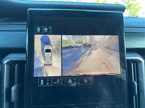 Used 2025 GMC Acadia Elevation image 21