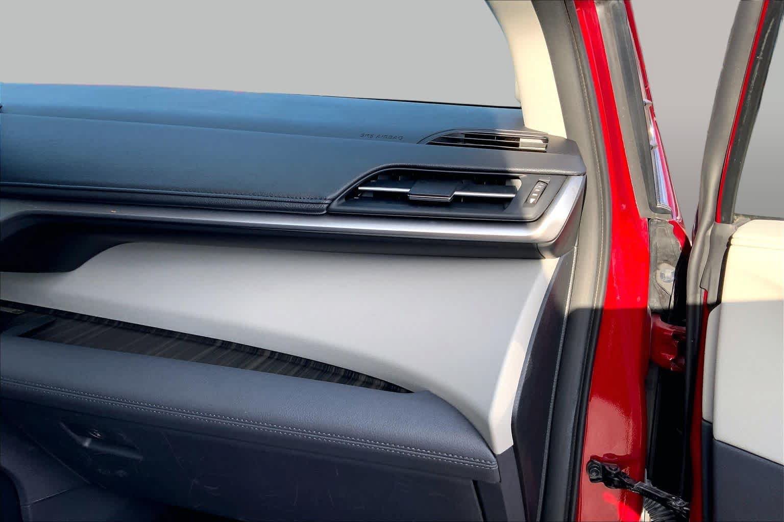 Used 2023 Toyota Sienna Limited FWD image 19