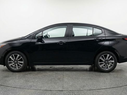 Used 2025 Nissan Versa SV FWD image 5