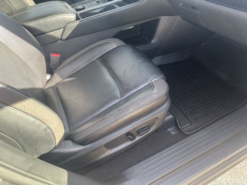 Used 2022 Nissan Pathfinder SL image 29