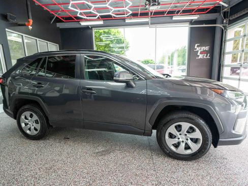 Used 2019 Toyota RAV4 LE w/ All Weather Liner Package AWD/4WD image 5