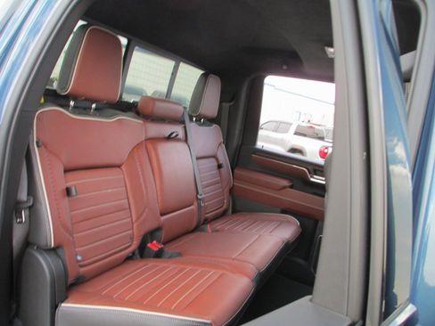 Certified 2024 GMC Sierra 2500 Denali Ultimate w/ Max Trailering Package image 25