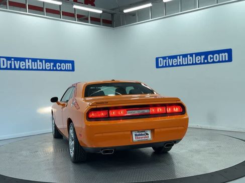 Used 2014 Dodge Challenger SXT Plus RWD image 9